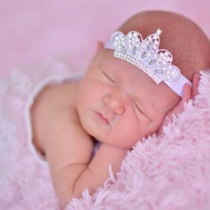 67 Nama Bayi Perempuan Yang Artinya Berkilau
